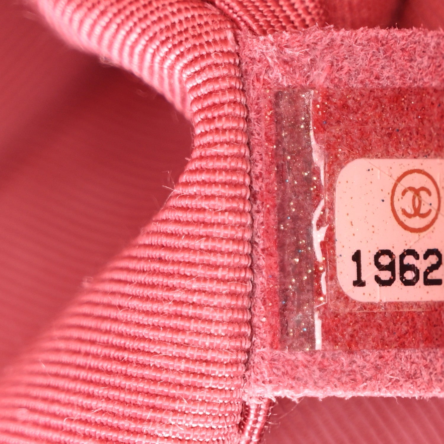Patent Tweed Medium Boy Flap Fuchsia