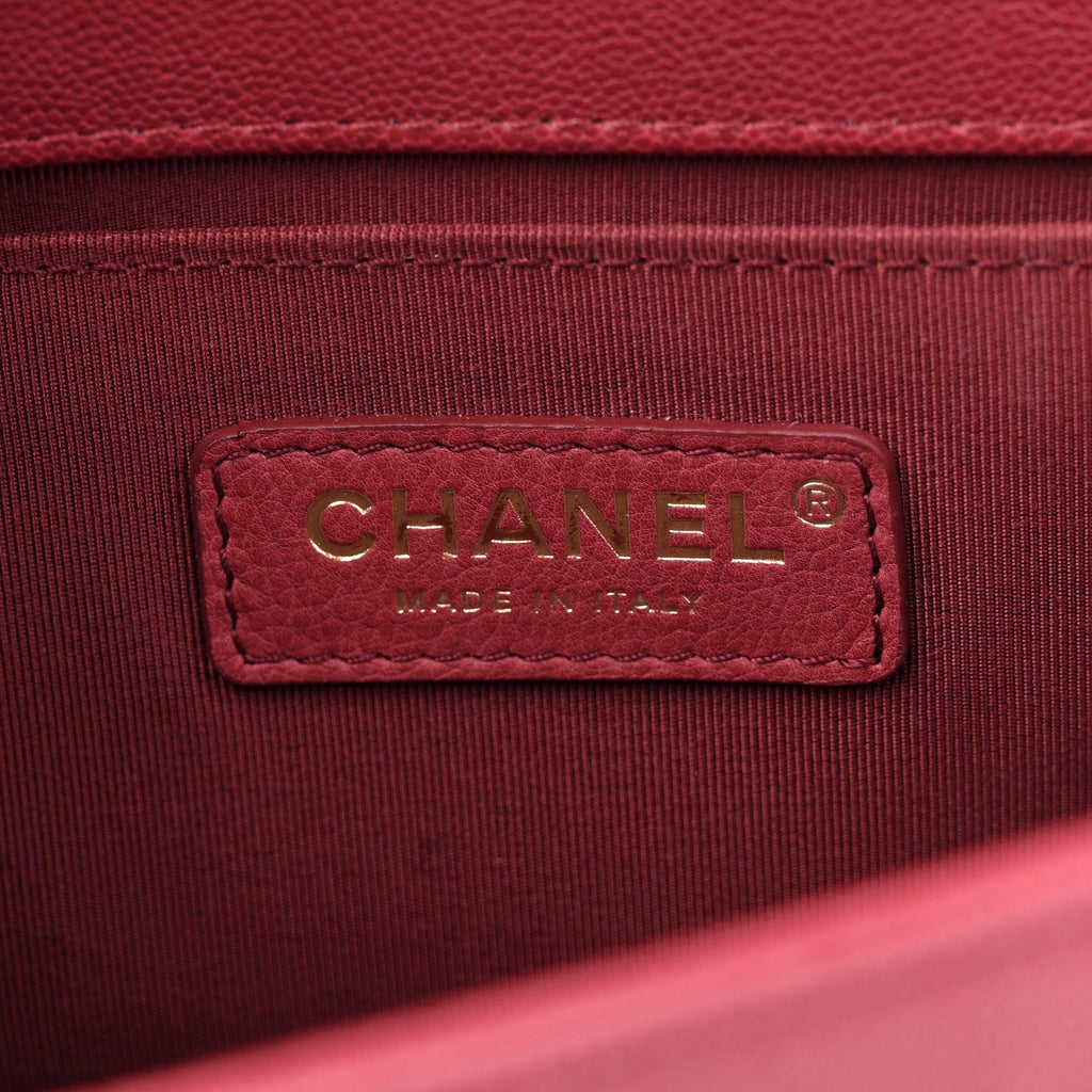 Caviar Quilted Medium Boy Flap Red