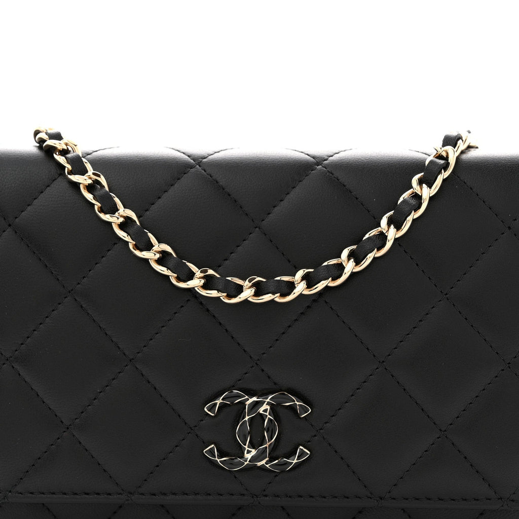 Lambskin Quilted Enamel CC Wallet On Chain WOC Black