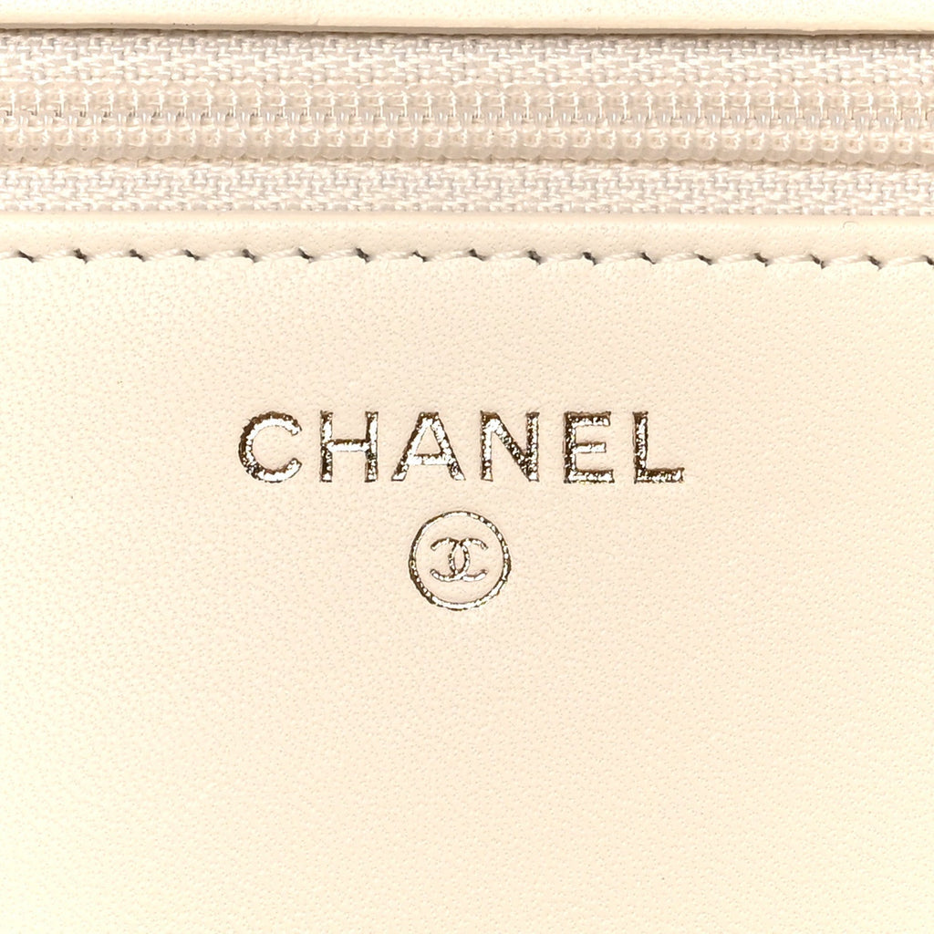 Lambskin Quilted CC Pearl Crush Wallet on Chain WOC White