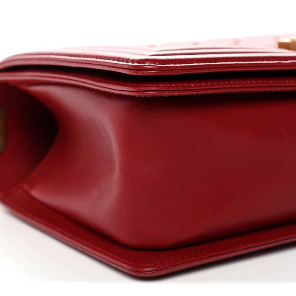 Lambskin Quilted Medium Boy Flap Red