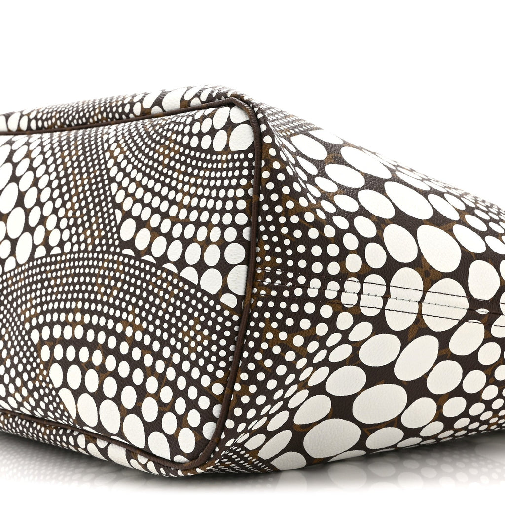 Monogram Kusama Waves Neverfull MM White