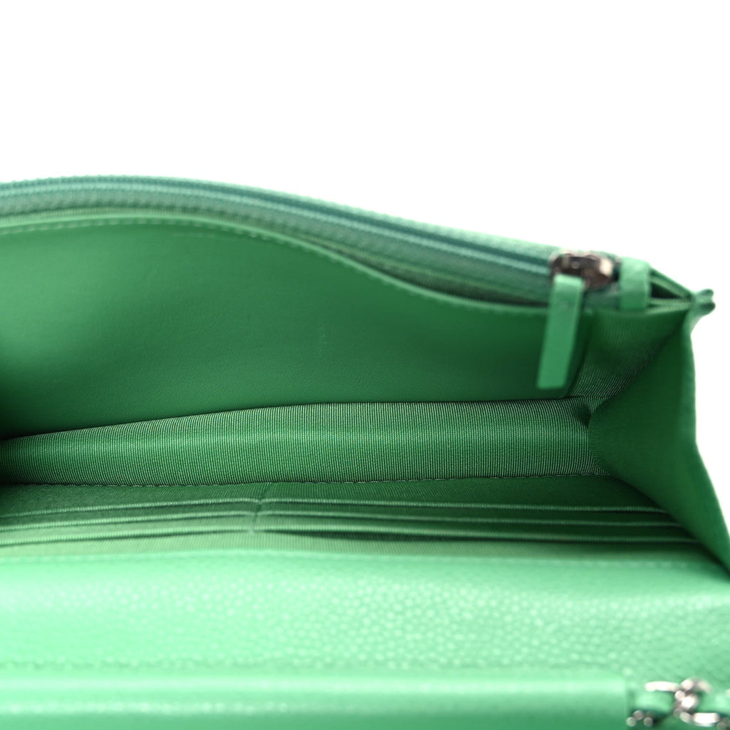 Caviar Chevron Quilted Wallet On Chain WOC Green