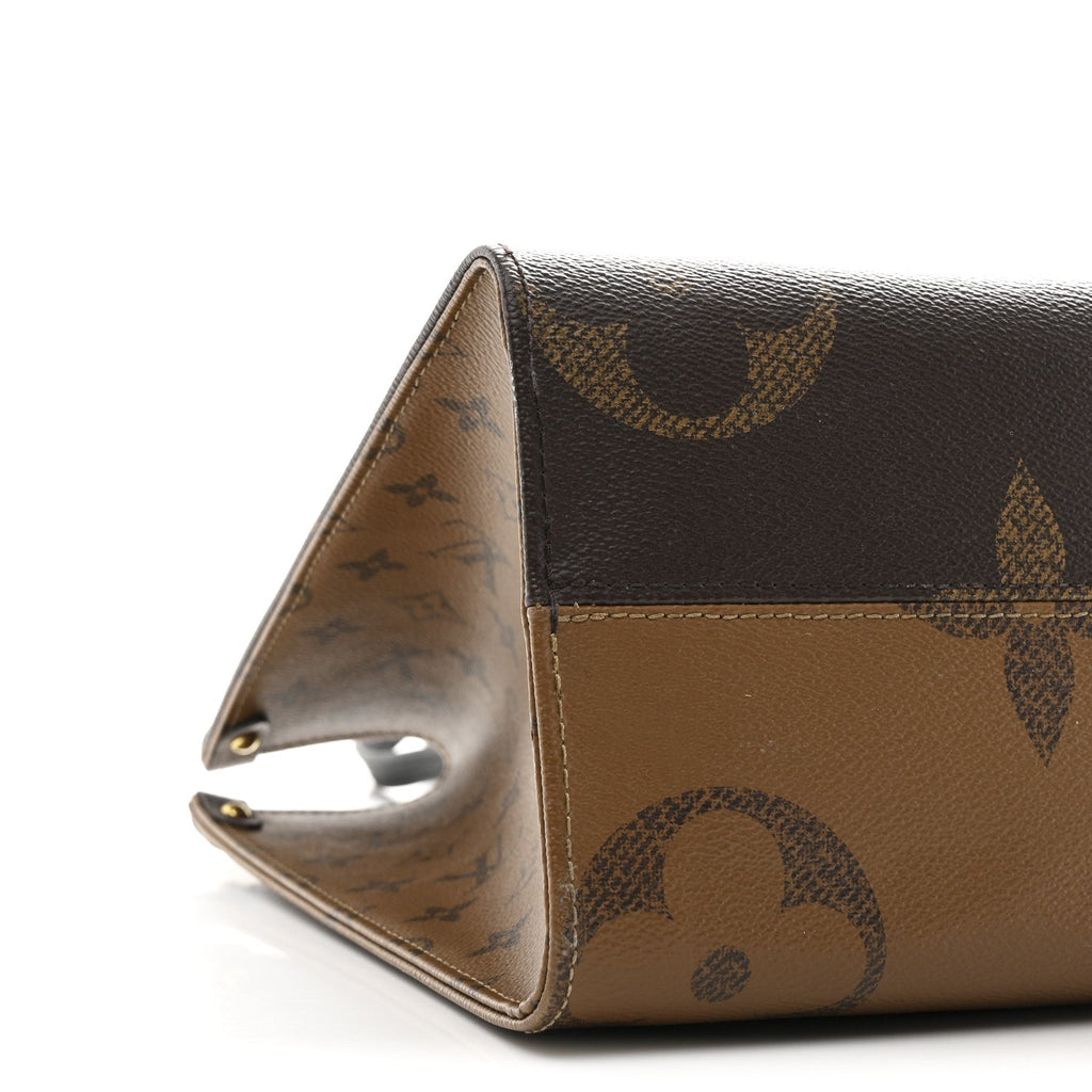 Reverse Monogram Giant Onthego MM