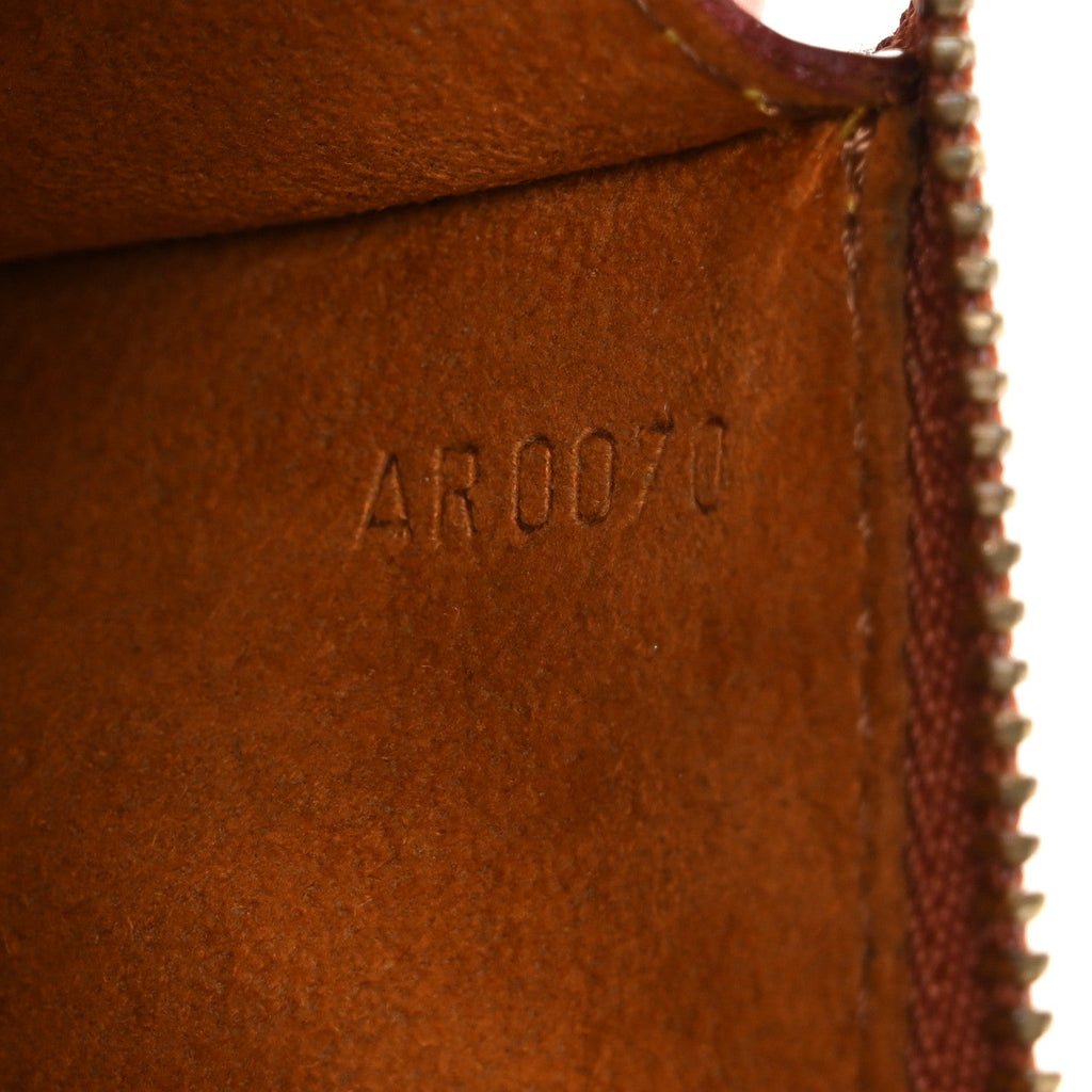 Epi Pochette Accessories 24 Kenyan Fawn