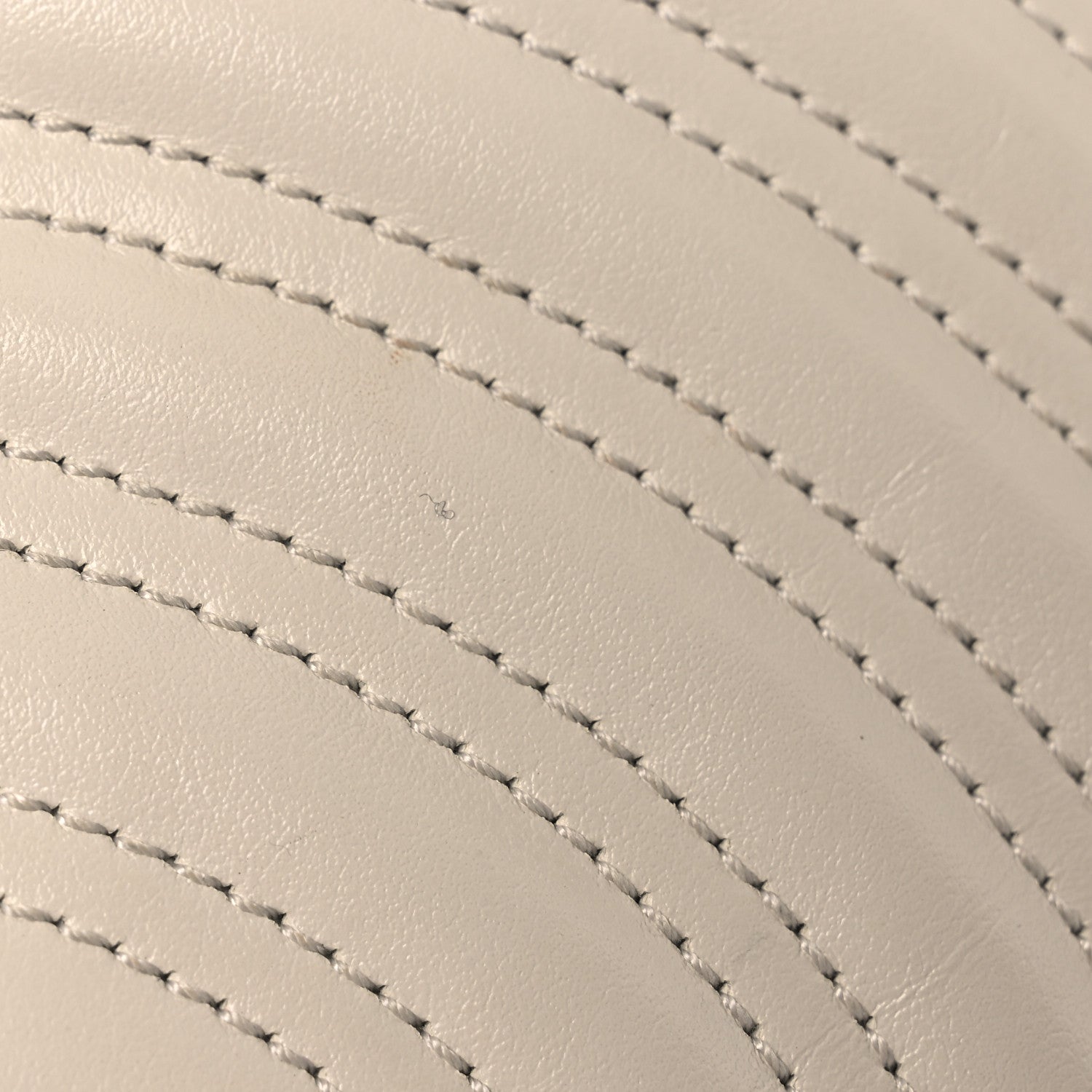Calfskin Matelasse Small GG Marmont Shoulder Bag White