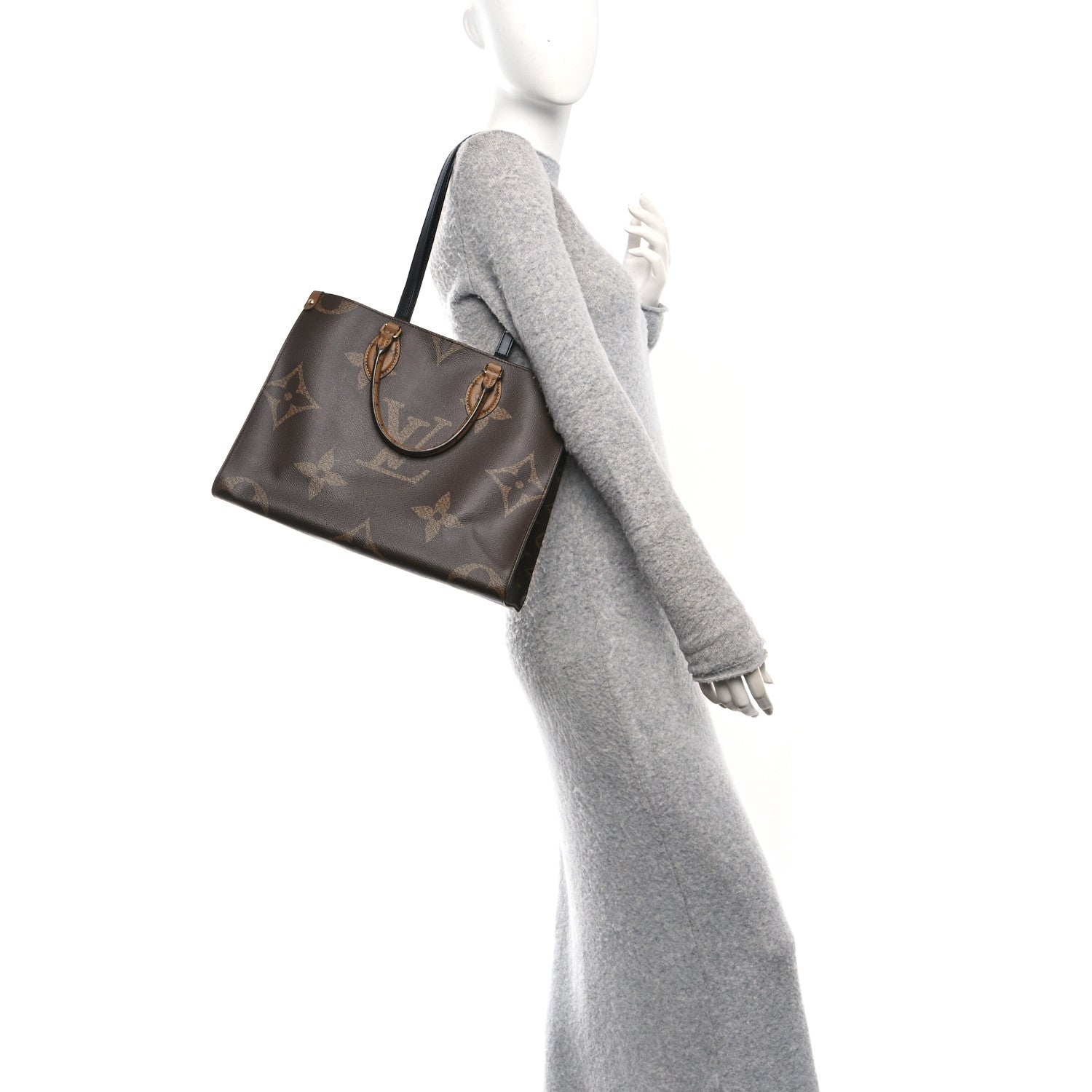 Reverse Monogram Giant Onthego MM
