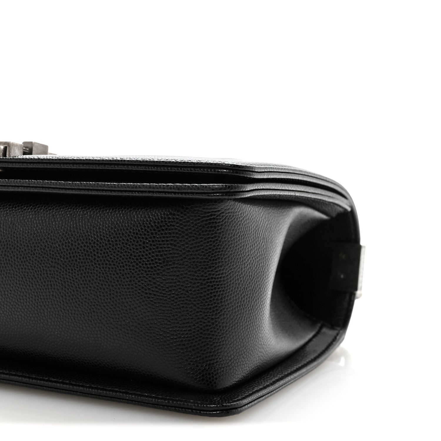 Caviar Quilted Medium Boy Flap Black