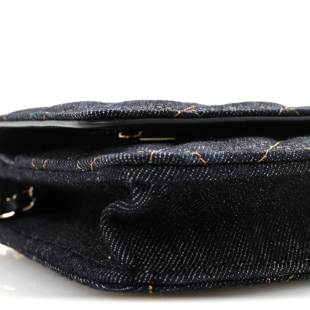Denim Quilted CC Turnlock Wallet On Chain WOC Dark Blue Orange