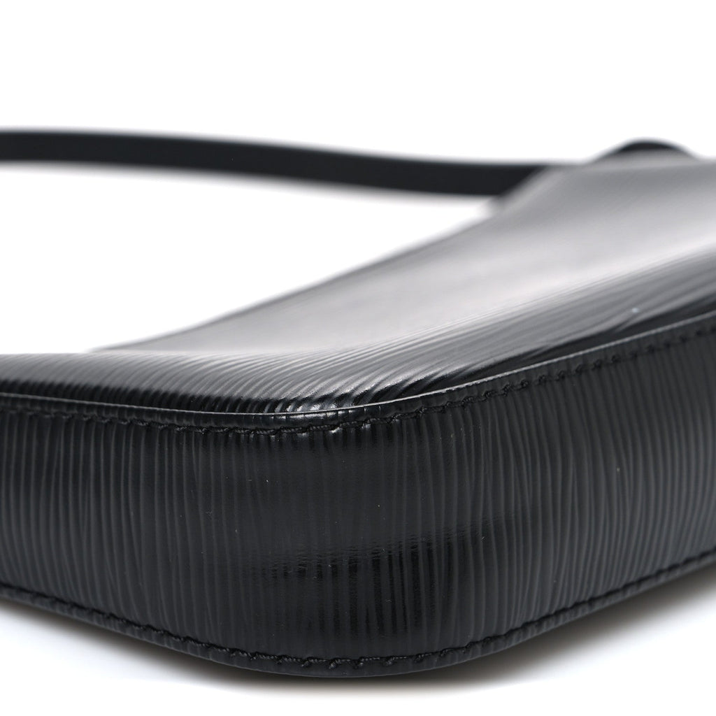 Epi Pochette Accessories NM Black