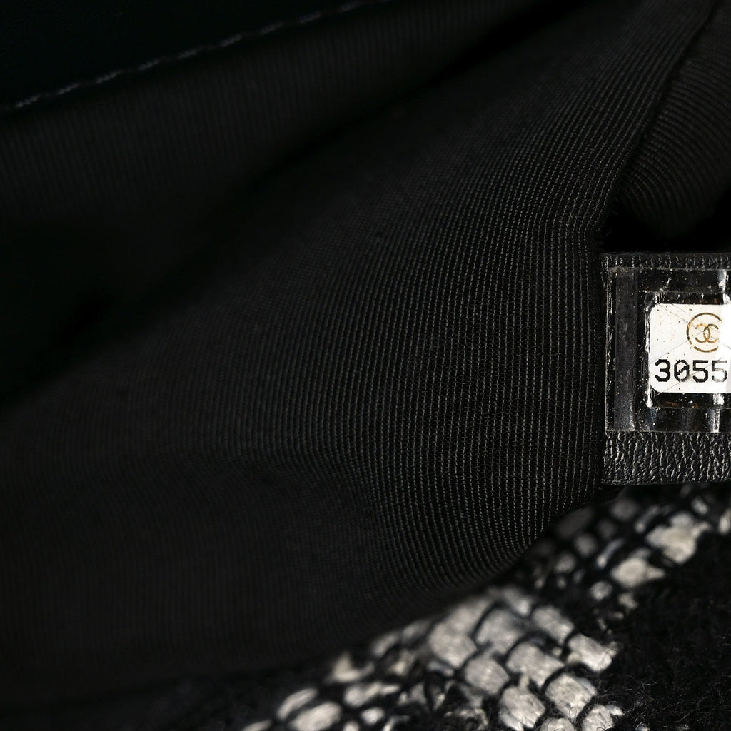 Tweed Quilted Maxi Chanel 19 Flap Black White