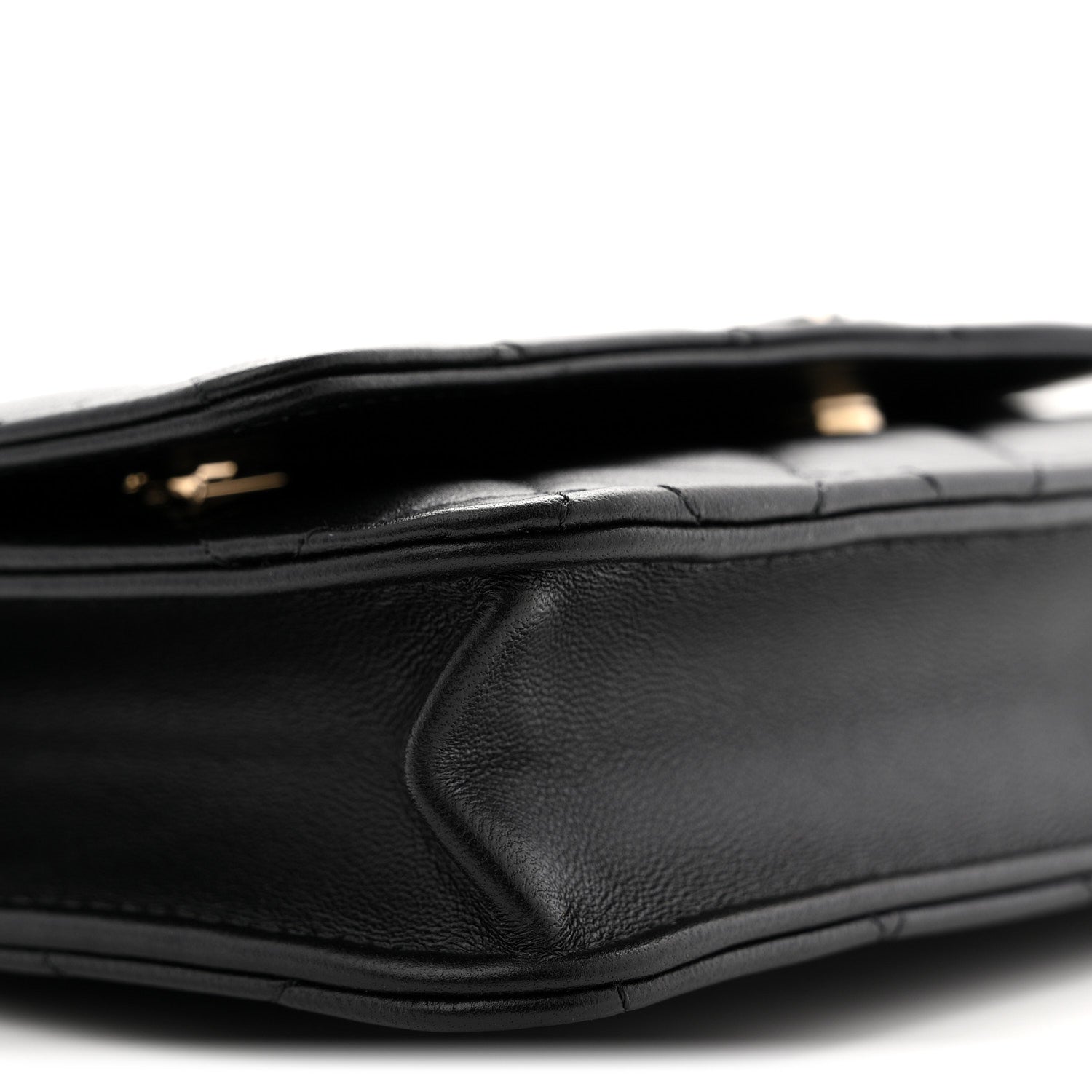 Lambskin Quilted Enamel CC Wallet On Chain WOC Black