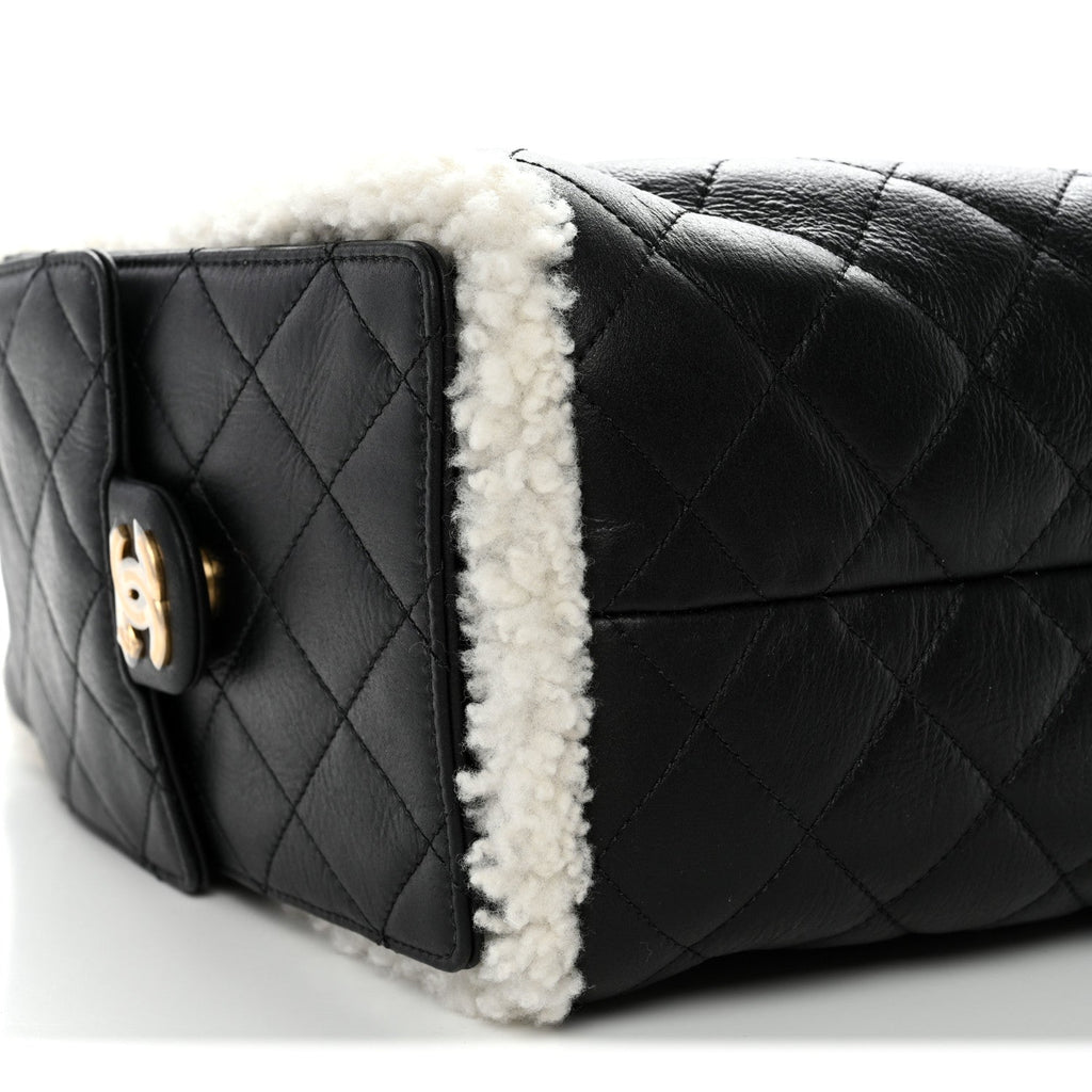 Crumpled Sheepskin Shearling Quilted Small Chanel 25 Handbag Black White