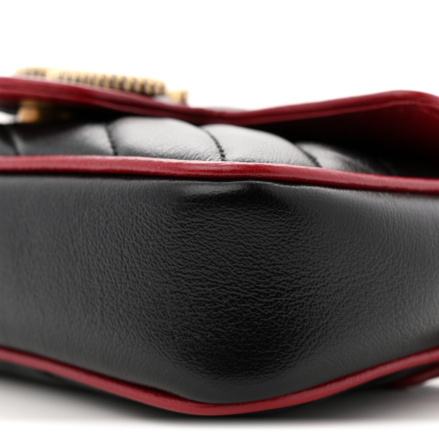 Vintage Effect Calfskin Matelasse Diagonal Super Mini Torchon GG Marmont Shoulder Bag Black Romantic Cherry