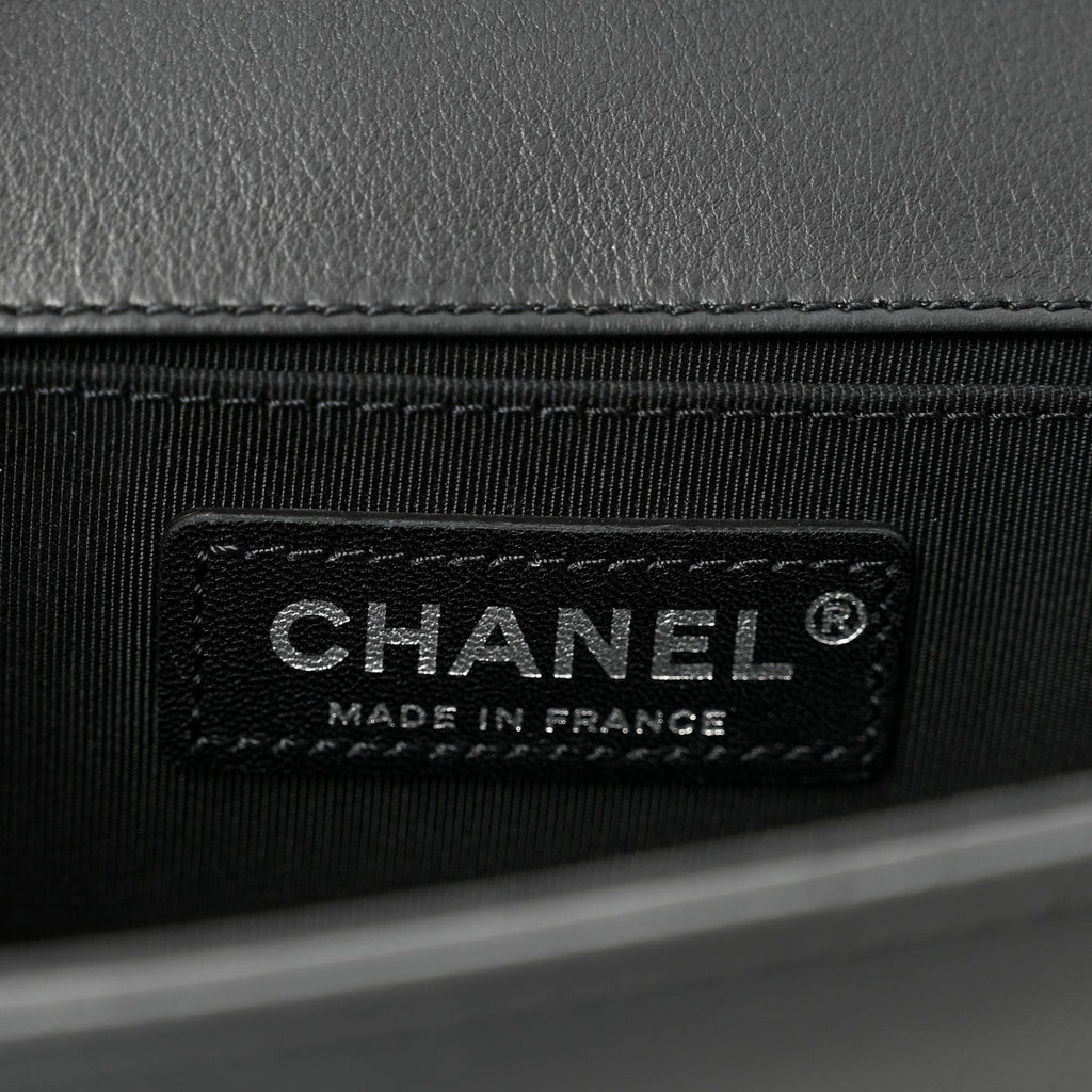 Lambskin Chevron Quilted Medium Boy Flap Black