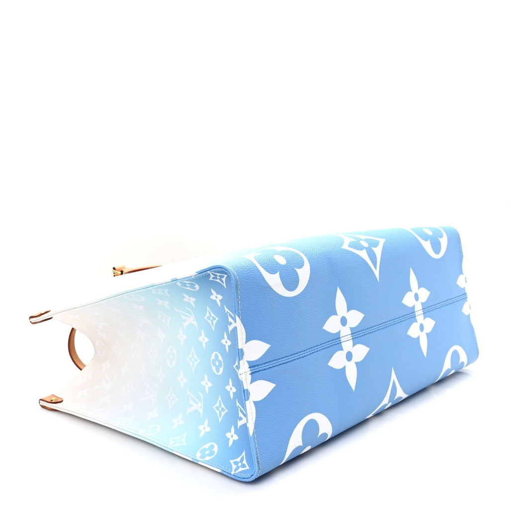 Monogram Giant By The Pool Onthego GM Blue