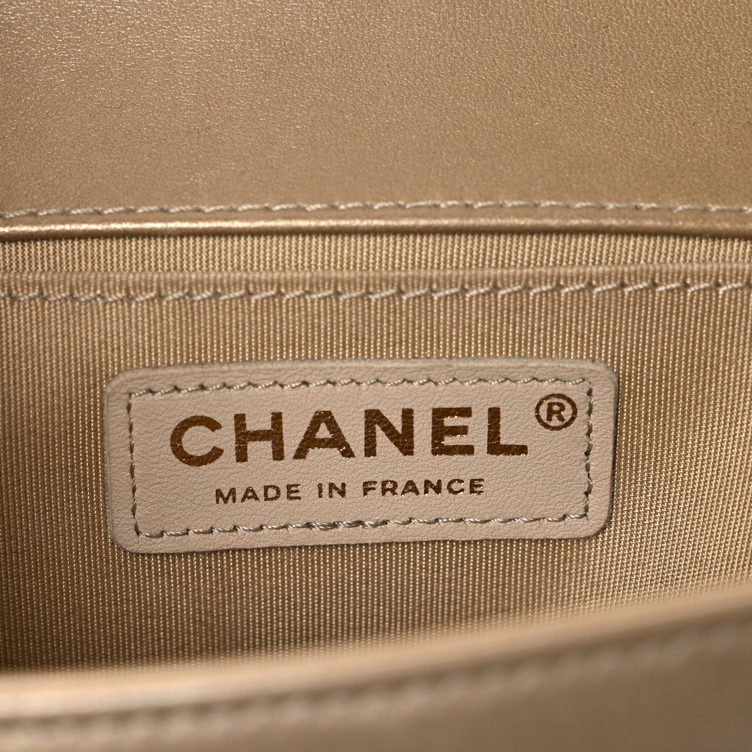 Metallic Lambskin Medium Scaled Boy Flap Gold