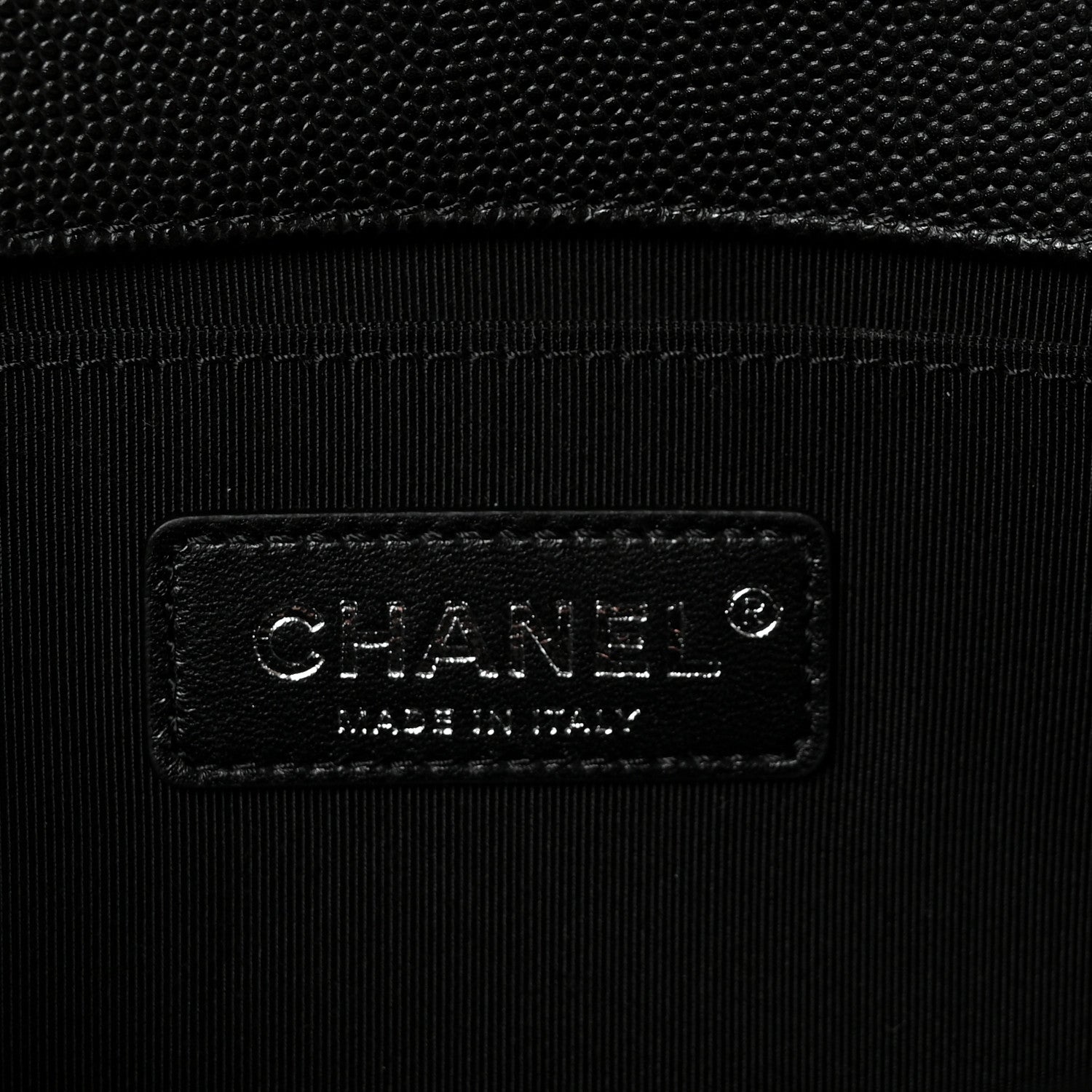 Caviar Quilted Medium Boy Flap Black