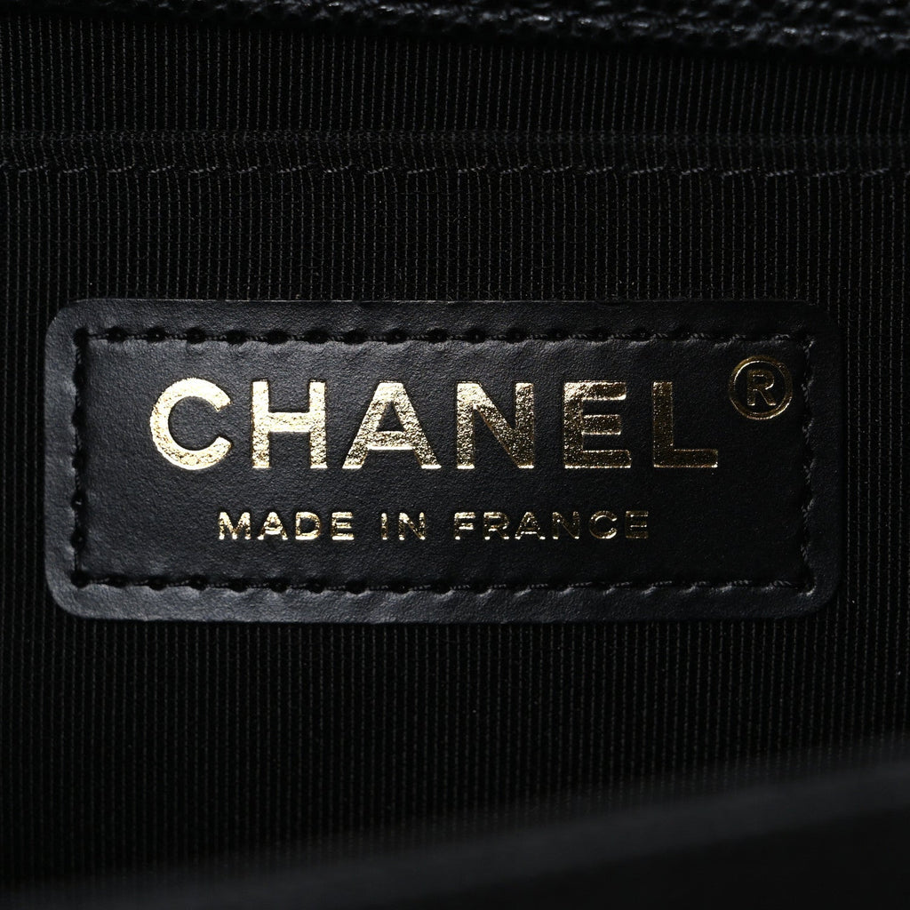 Caviar Quilted Medium Boy Flap Black