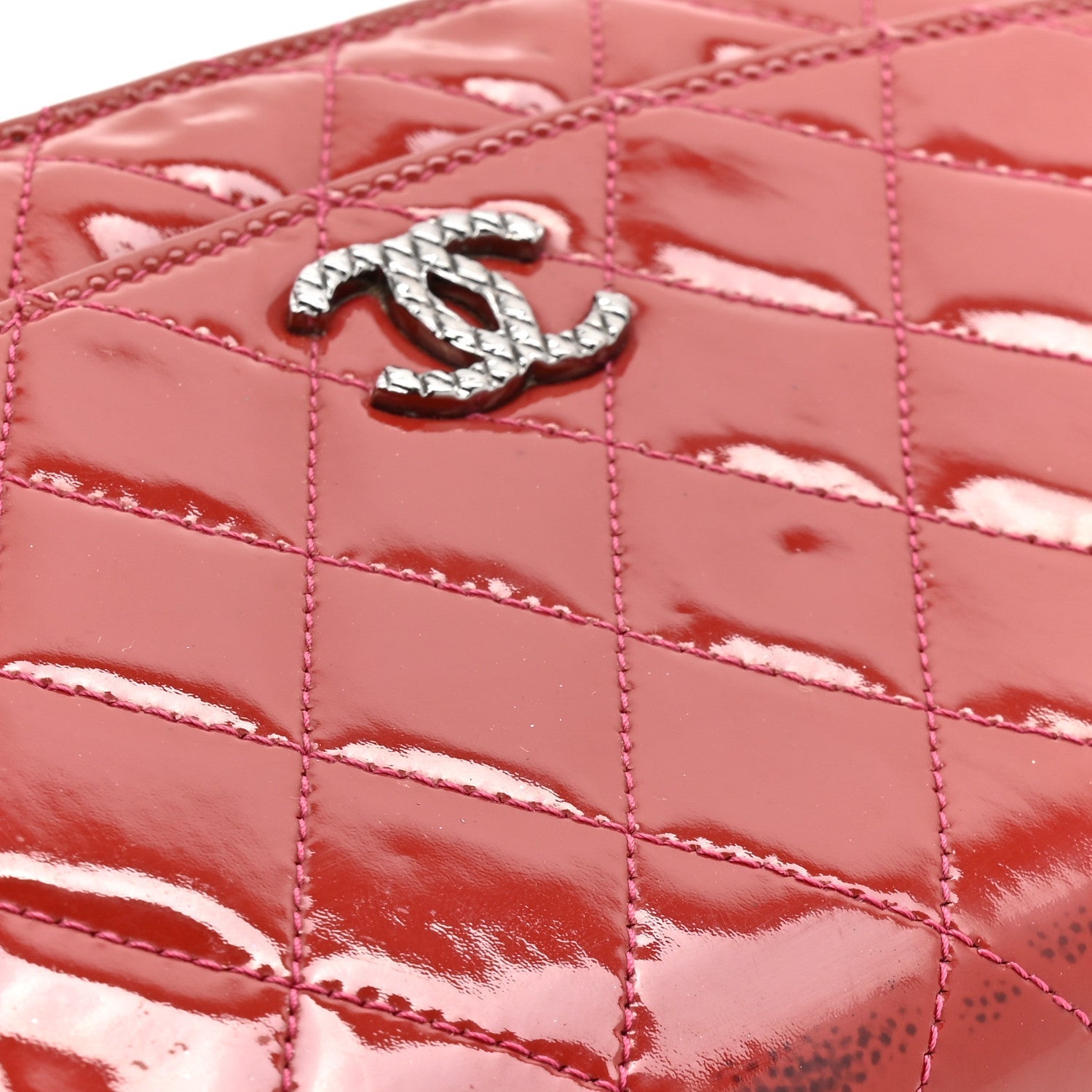 Patent Quilted Brilliant Wallet On Chain WOC Coral