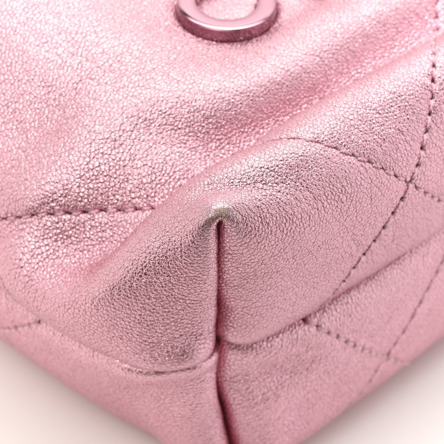 Metallic Lambskin Lacquered Monochrome Quilted Mini Chanel 22 Pink