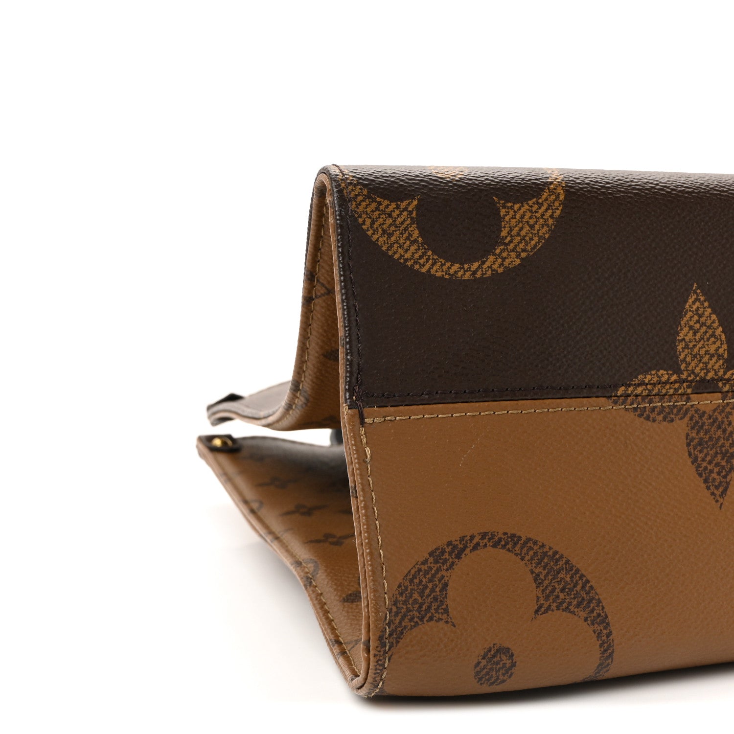 Reverse Monogram Giant Onthego MM