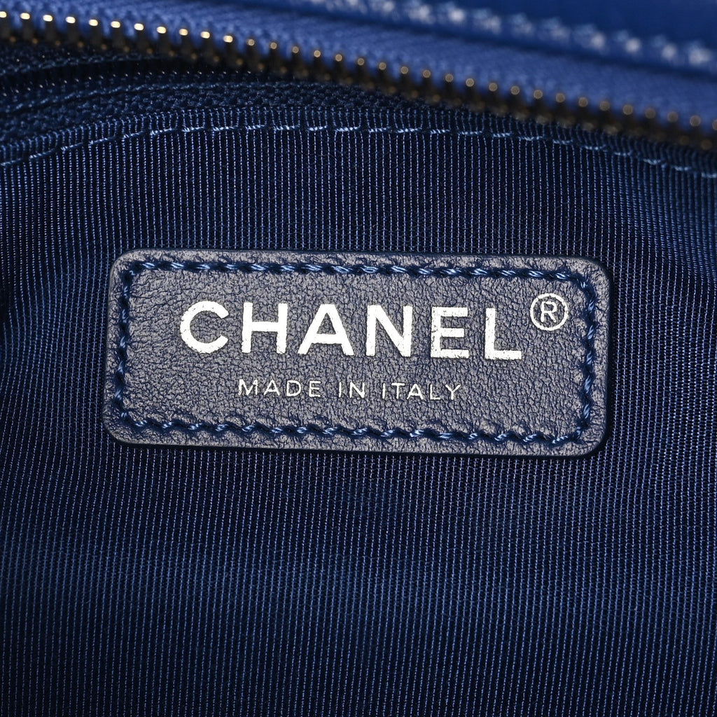 Aged Calfskin Quilted Medium Gabrielle Logo Hobo Blue