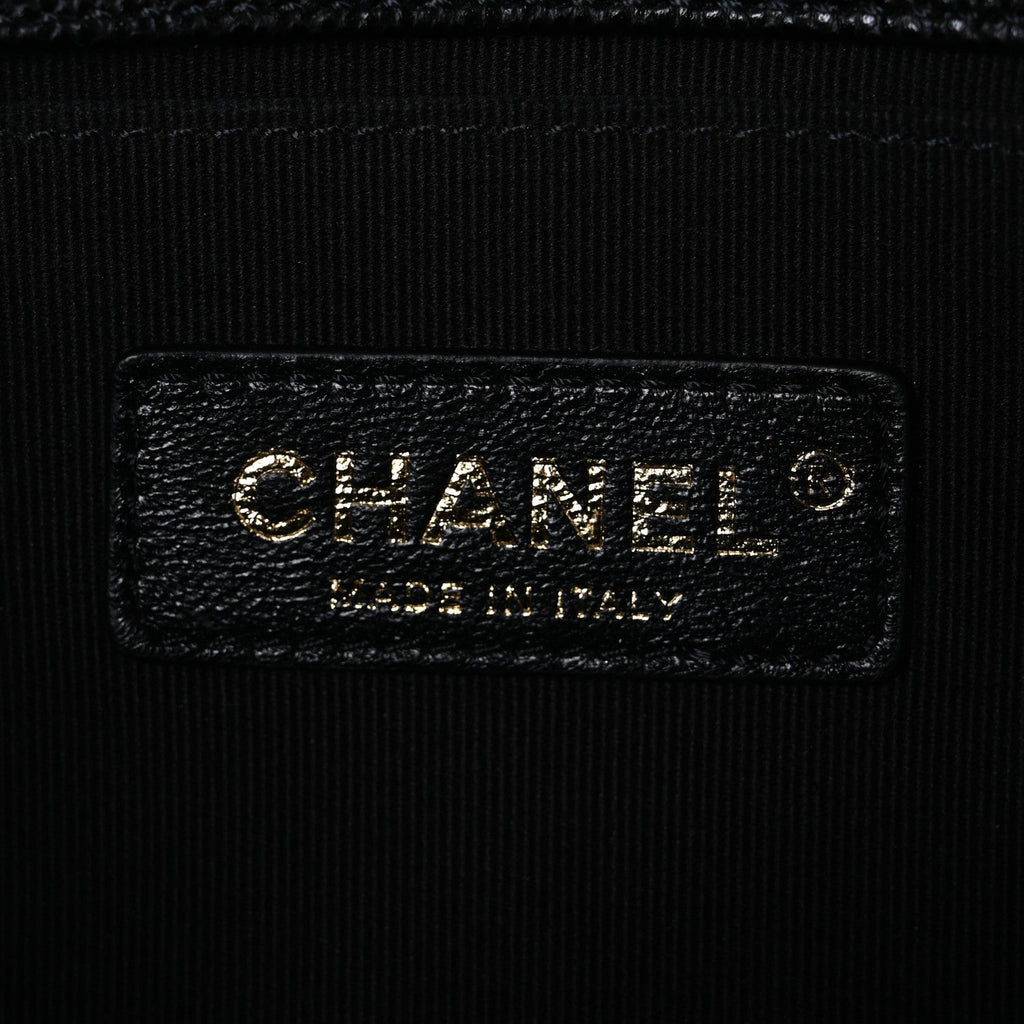 Caviar Quilted Medium Boy Flap Black