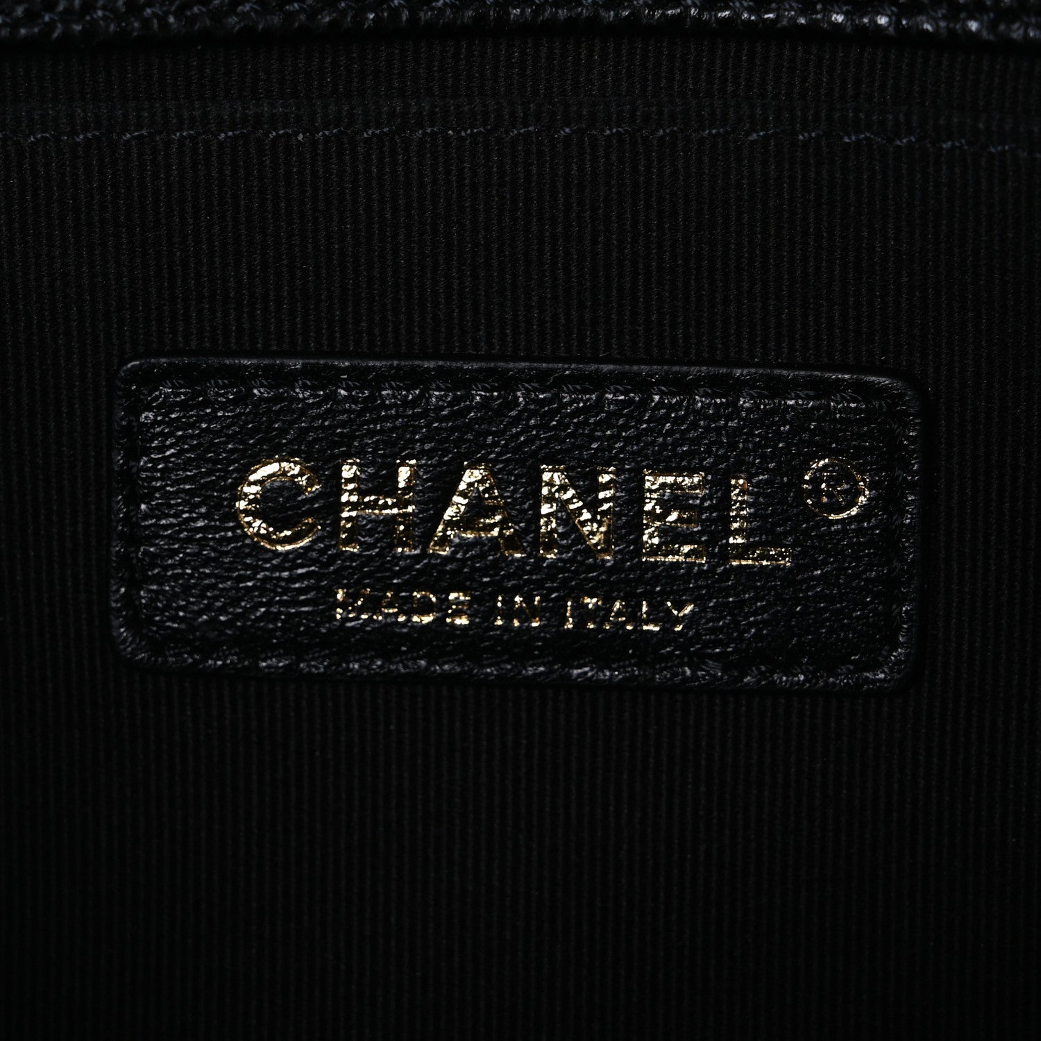 Caviar Quilted Medium Boy Flap Black