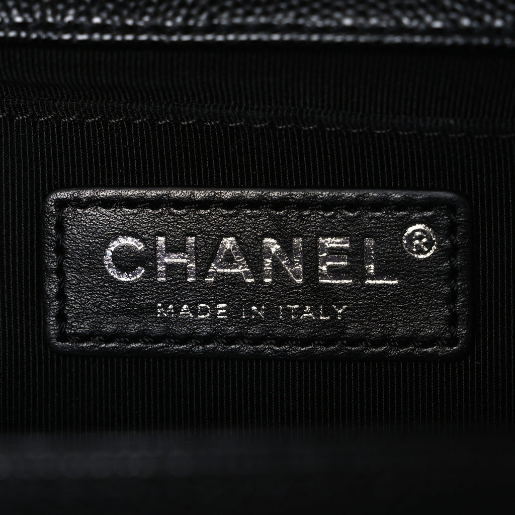 Caviar Quilted Medium Boy Flap Black
