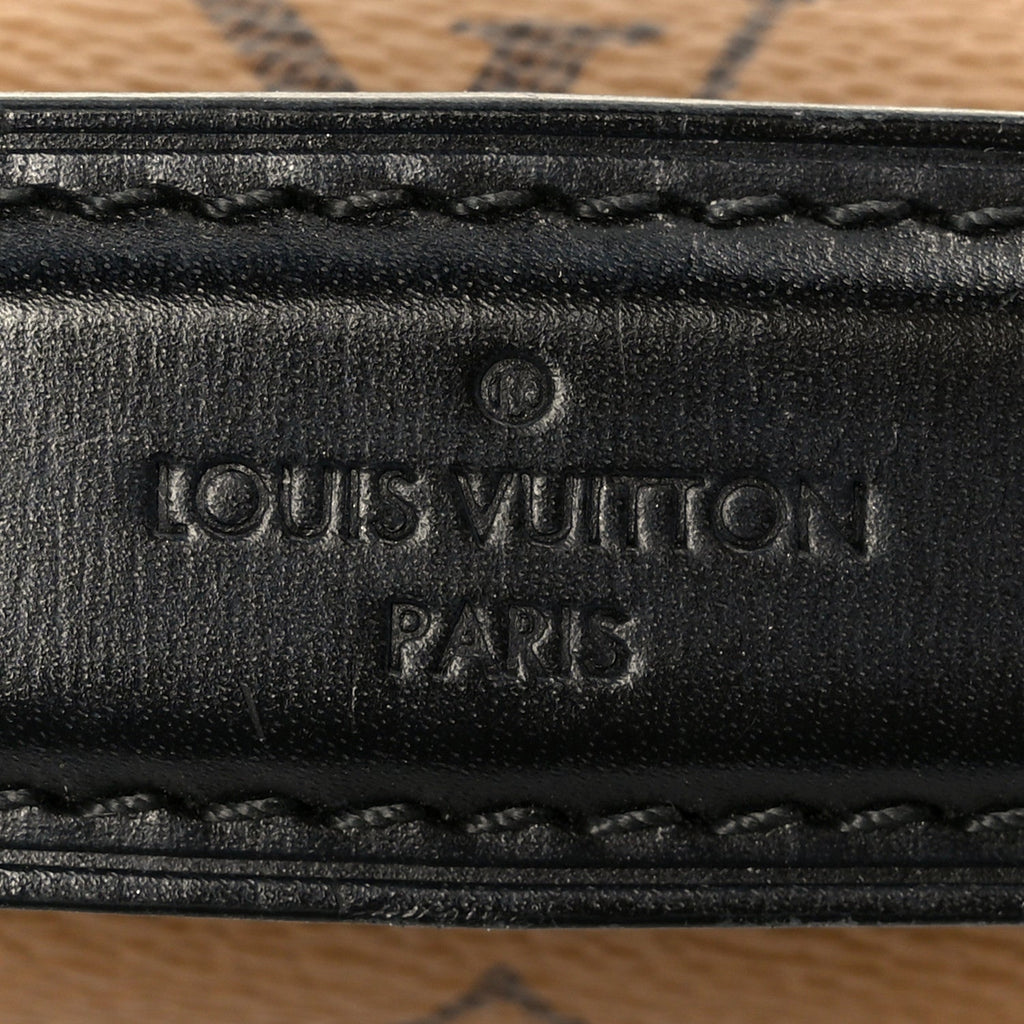 Reverse Monogram Pochette Metis