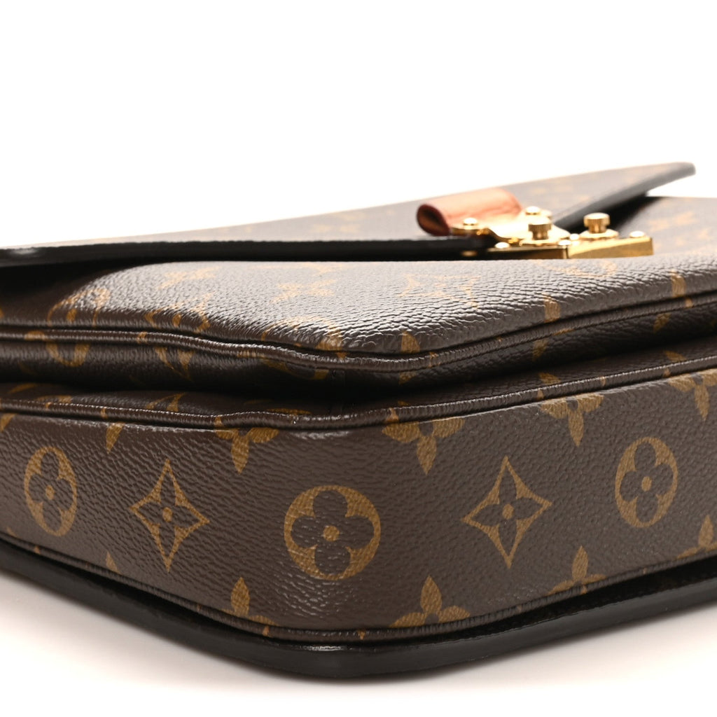 Monogram Pochette Metis