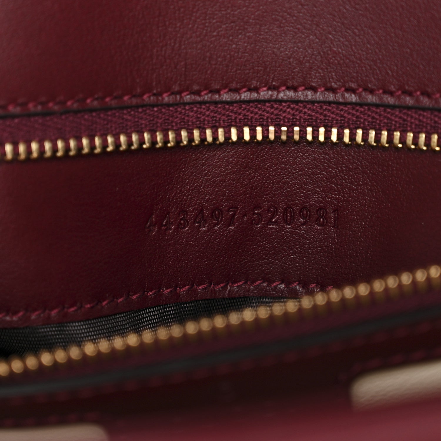Calfskin Matelasse Small GG Marmont Shoulder Bag Ancora Red