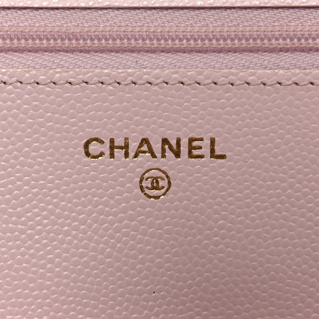 Caviar Quilted Wallet on Chain WOC Light Pink