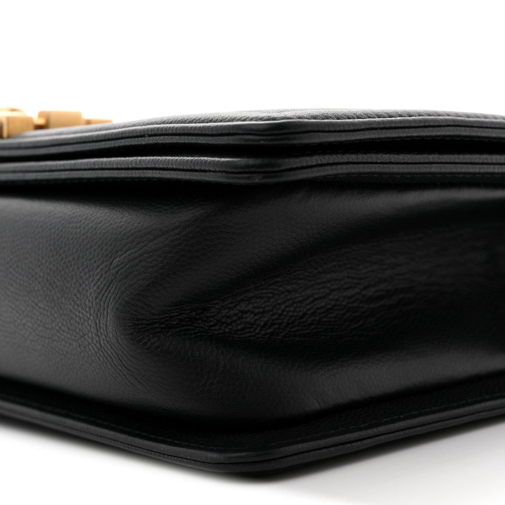 Caviar Quilted Medium Boy Flap Black