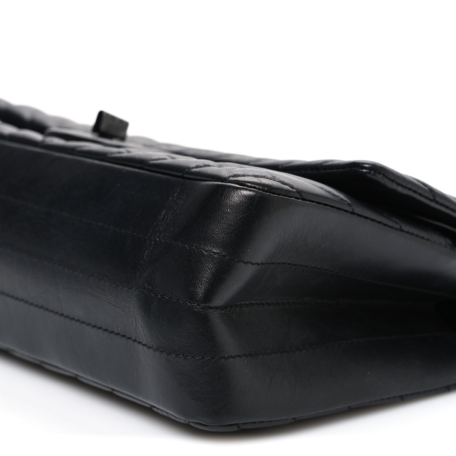Aged Calfskin Chevron Quilted 2.55 Reissue 225 Flap So Black