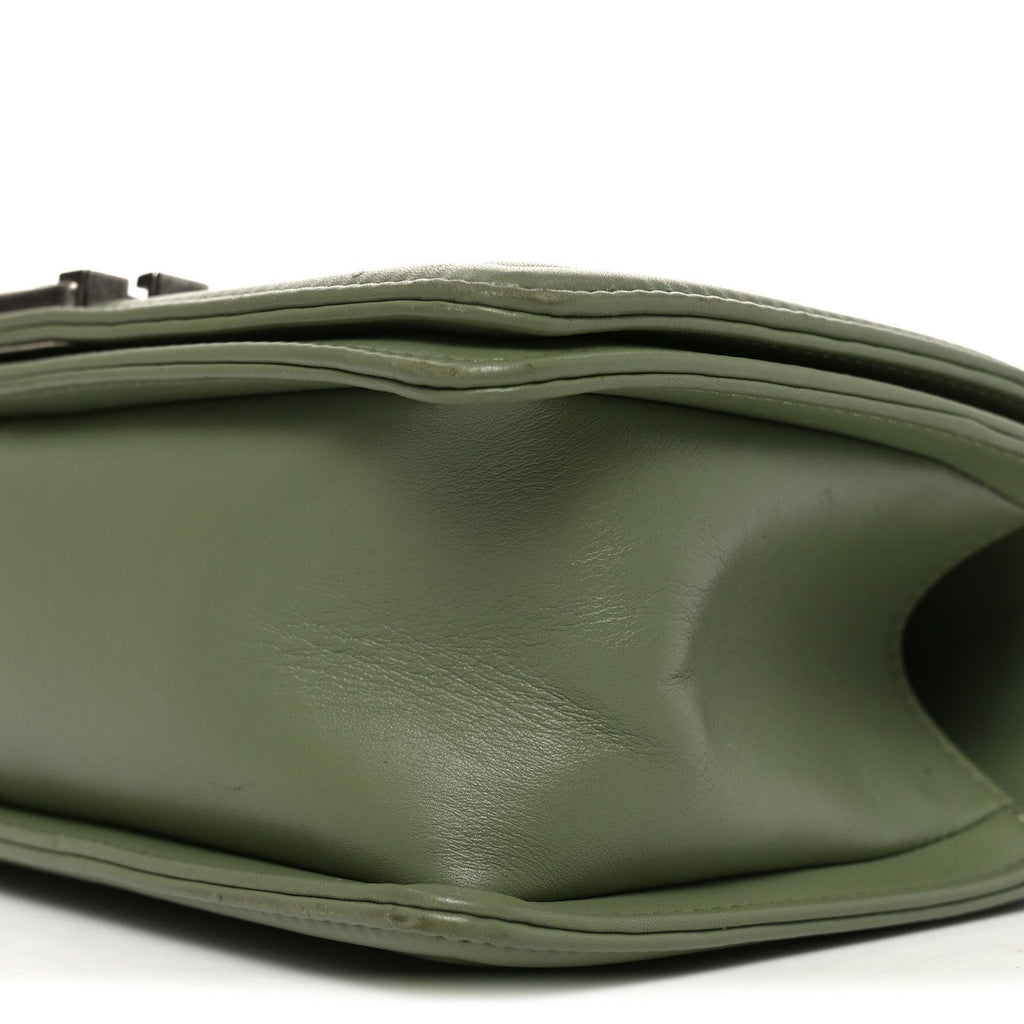 Calfskin Chevron Quilted Medium Boy Flap Green