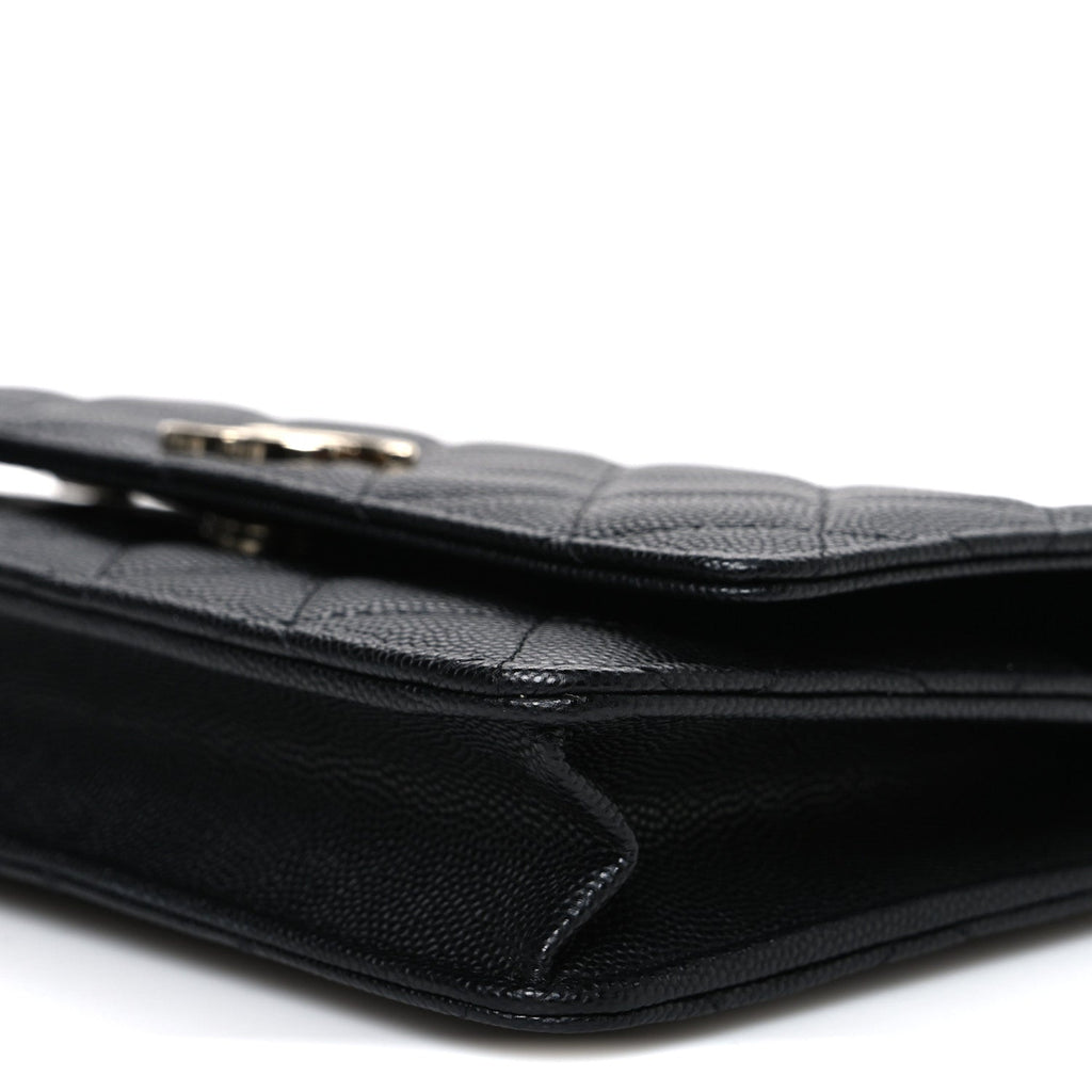 Caviar Quilted Striated CC Wallet On Chain WOC Black