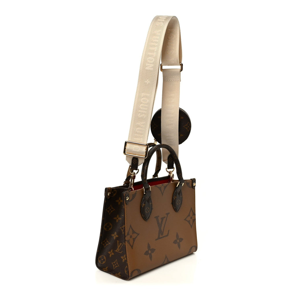 Reverse Monogram Giant Onthego PM