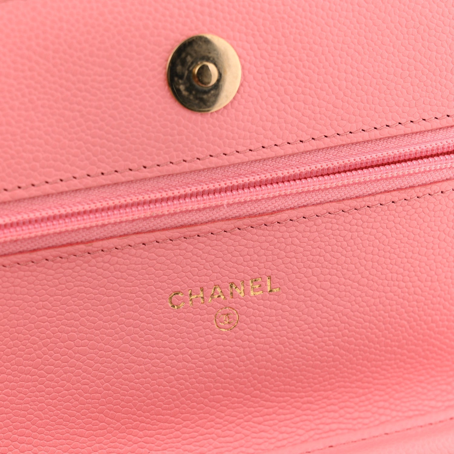 Caviar Quilted Wallet on Chain WOC Pink