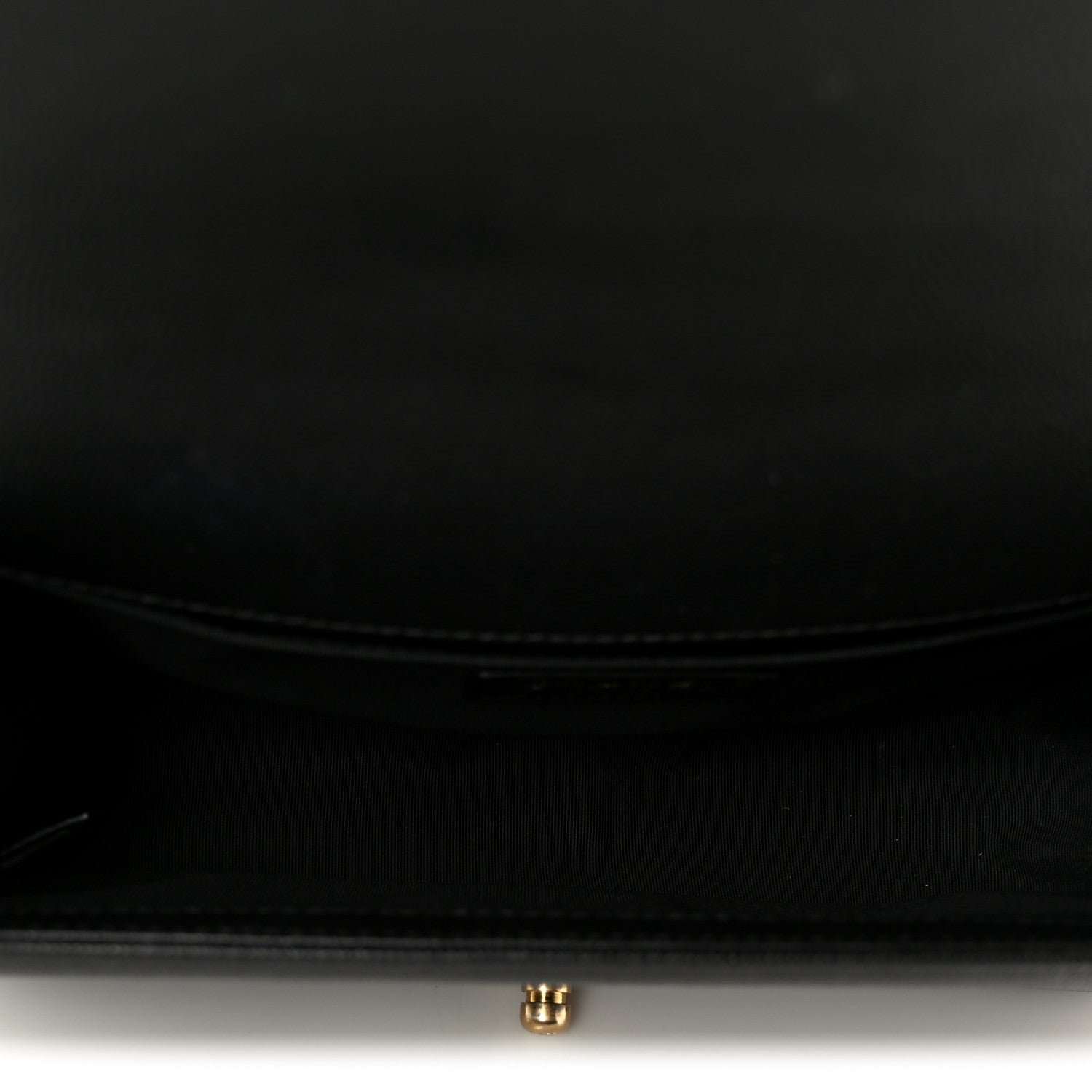 Caviar Quilted Medium Boy Flap Black