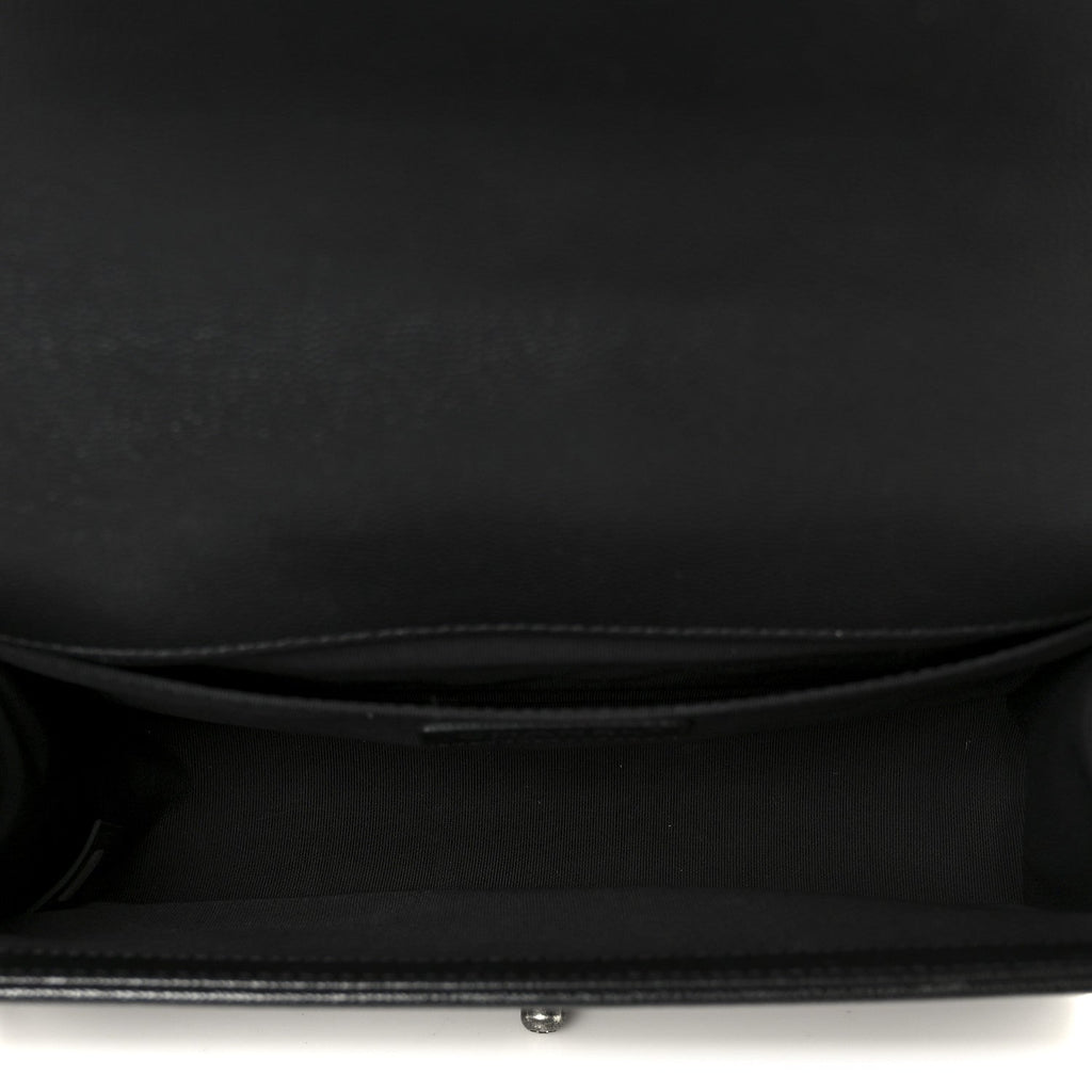 Caviar Quilted Medium Boy Flap Black