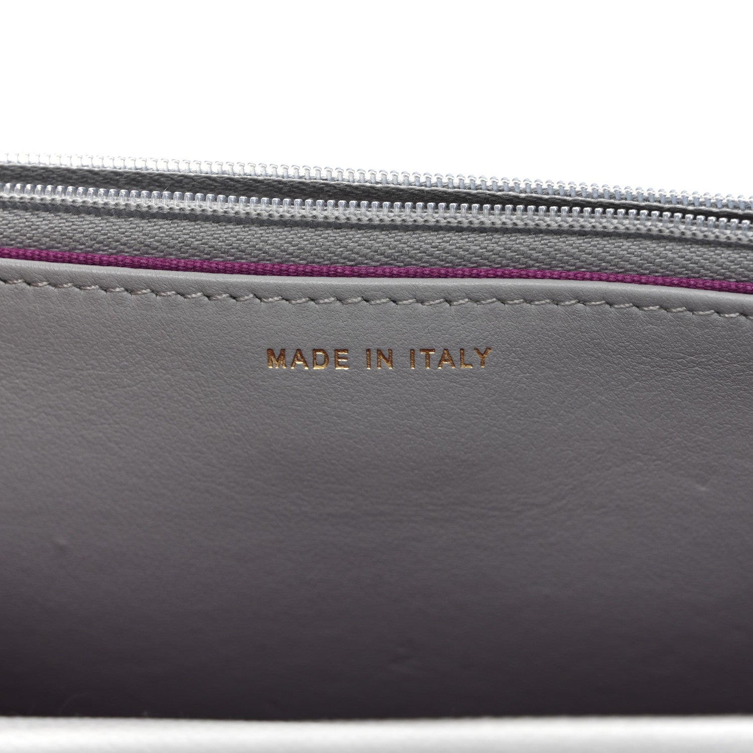 Caviar Quilted Textured CC Wallet On Chain WOC Grey