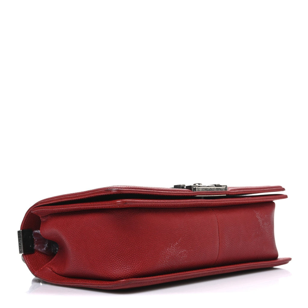 Caviar Quilted Medium Boy Flap Red