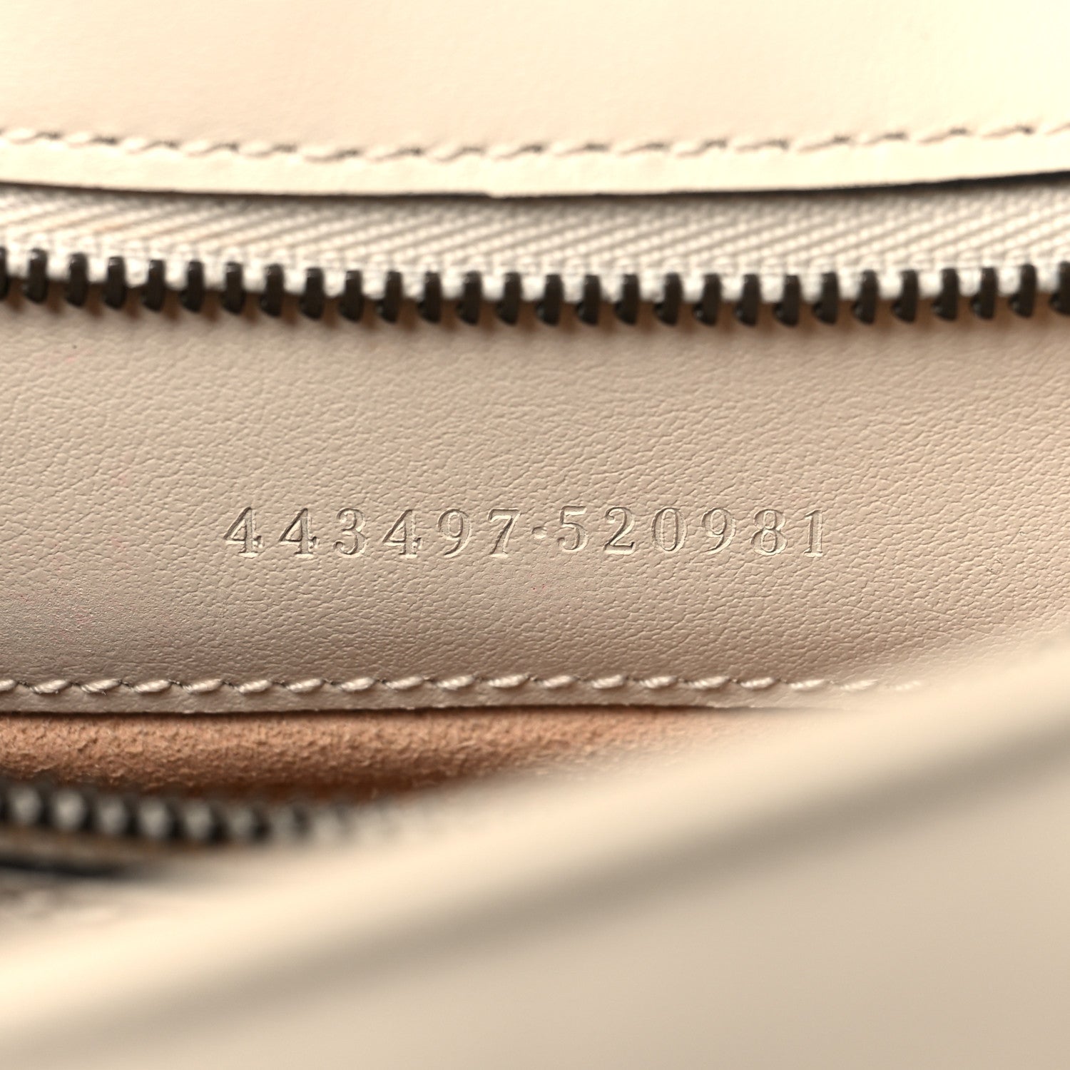 Calfskin Matelasse Small GG Marmont Shoulder Bag White
