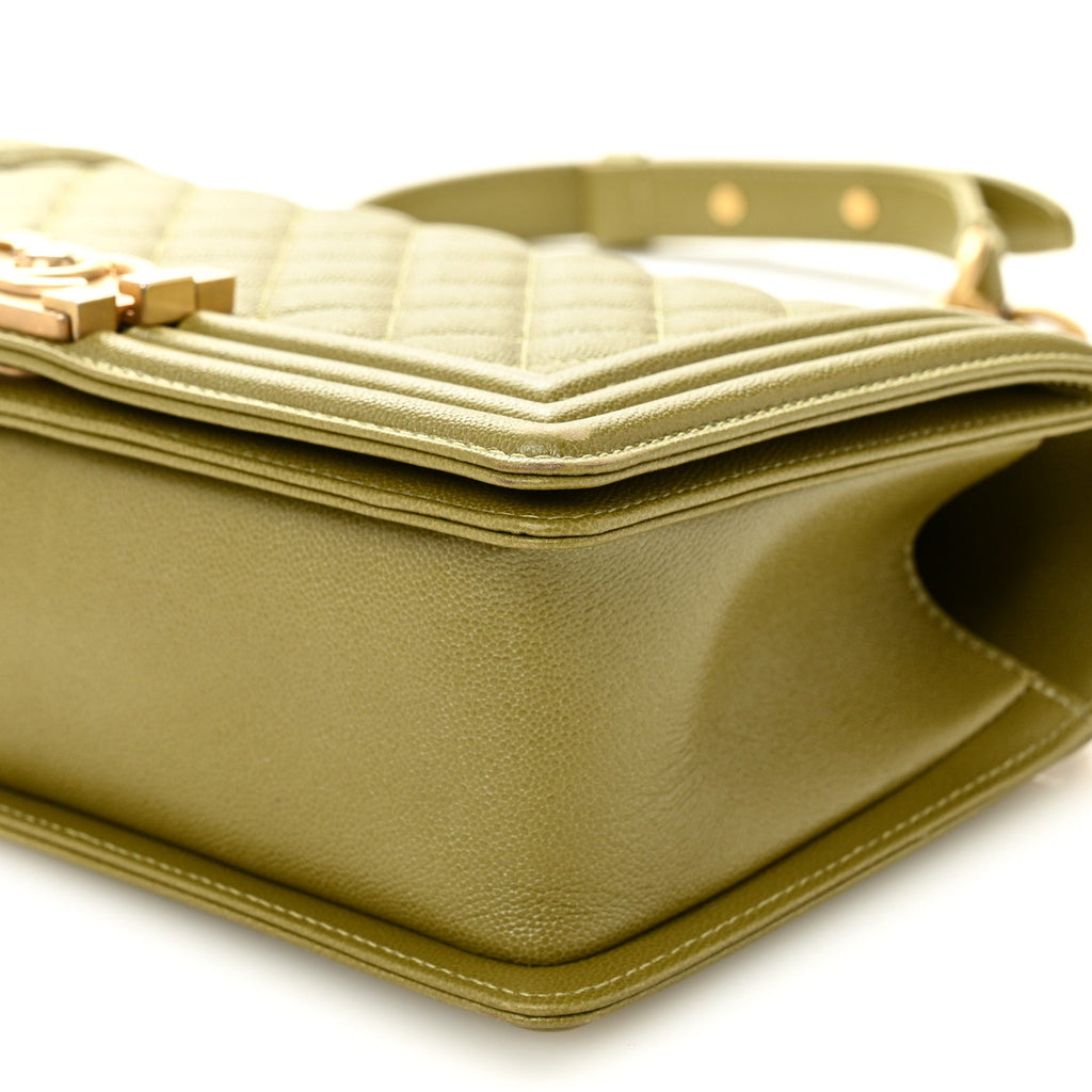 Caviar Quilted Medium Boy Flap Green