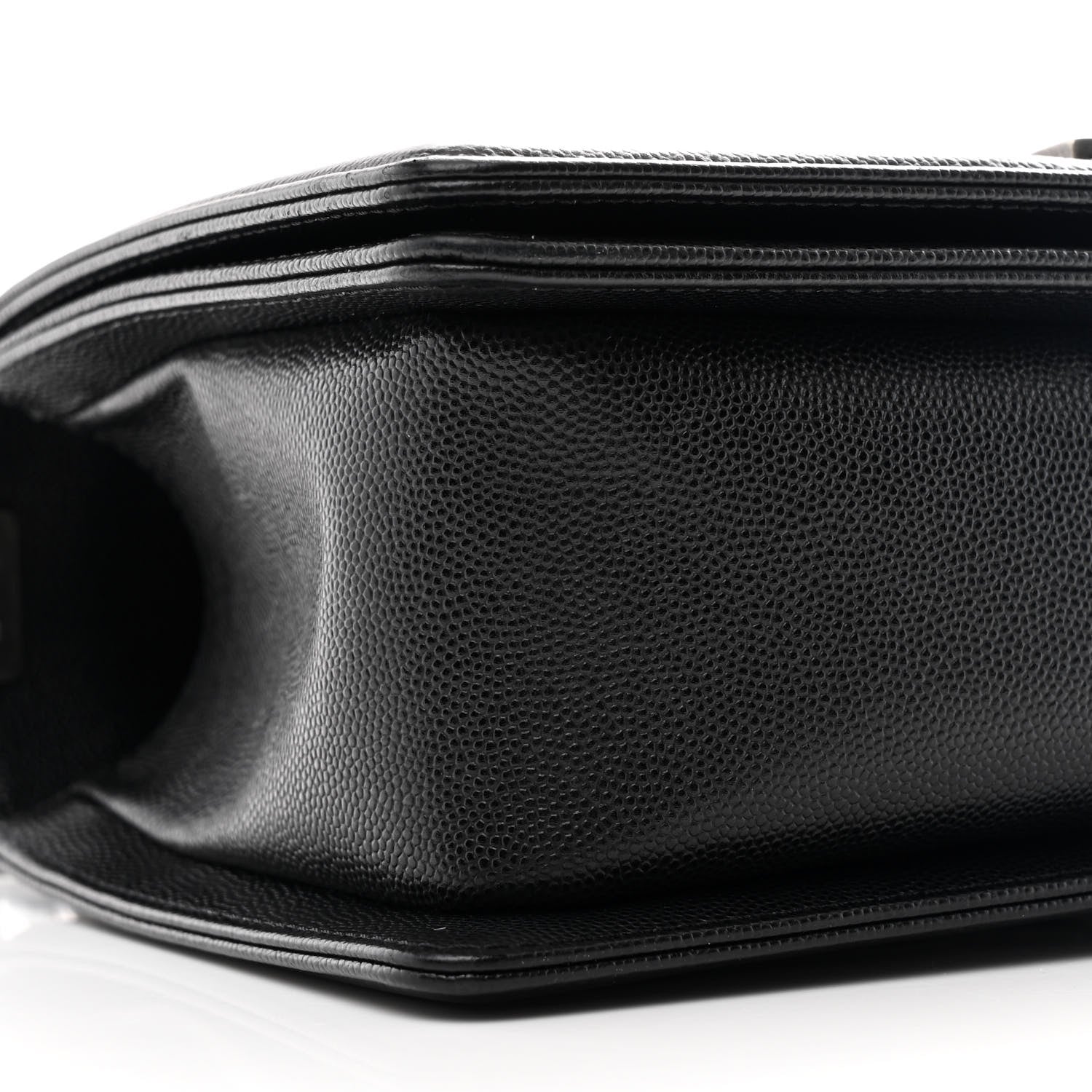 Caviar Quilted Medium Boy Flap Black