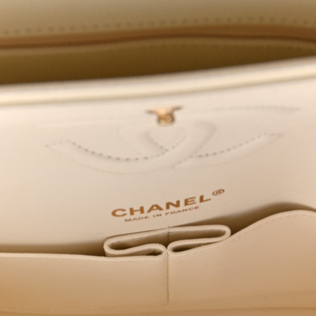 Caviar Quilted Medium Double Flap White
