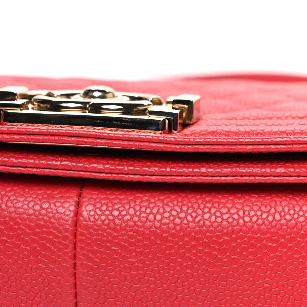 Caviar Quilted Medium Boy Flap Red