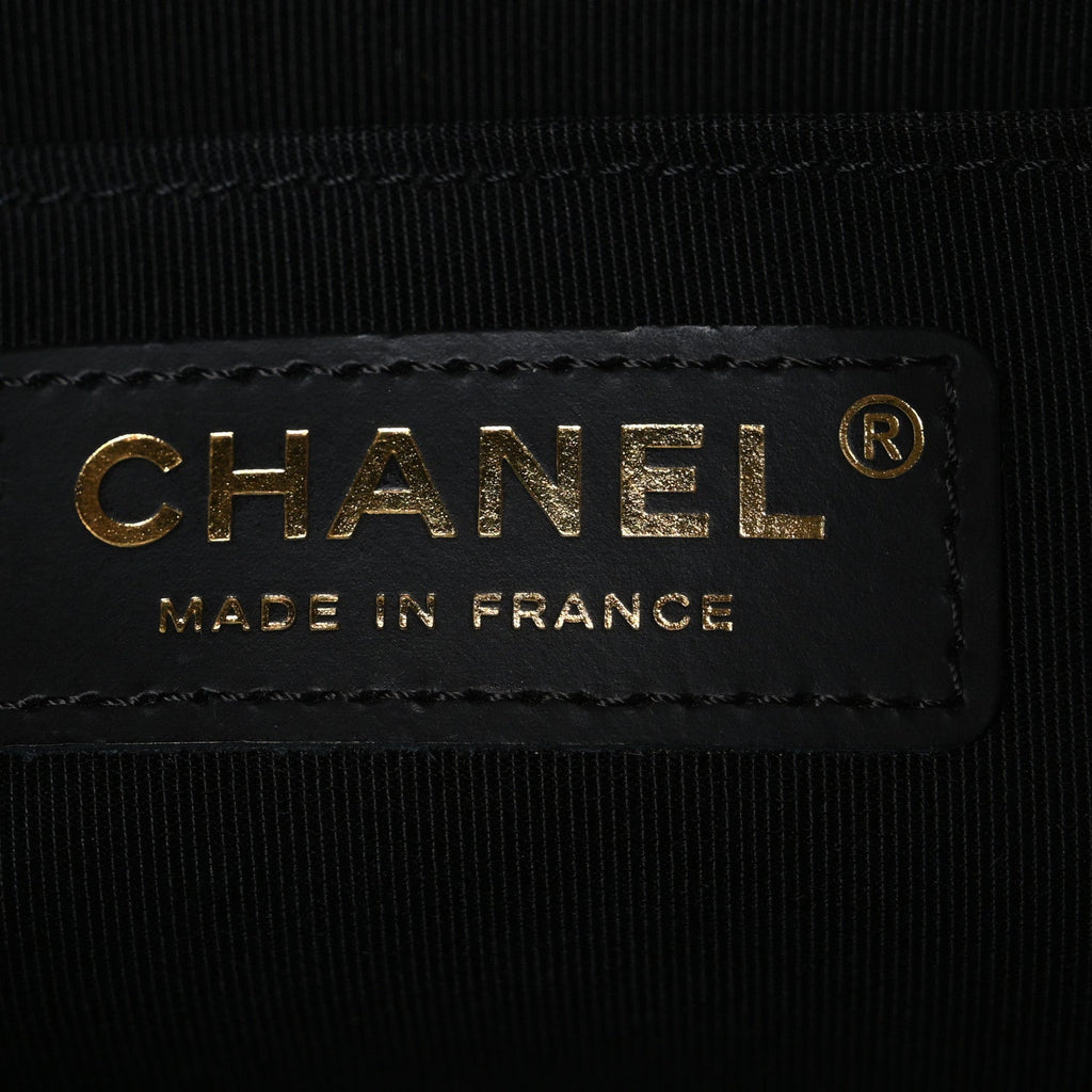 Caviar Quilted Medium Boy Flap Black